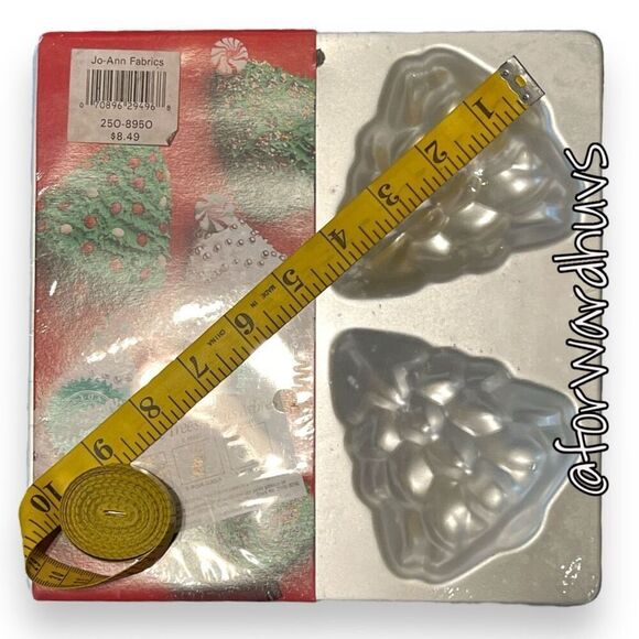 Wilton Christmas Tree Cakelet Pans NEW in Plastic - Picture 5 of 7